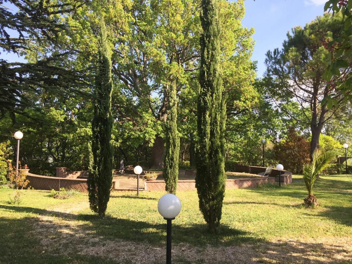 La Casa Nel Verde Larino Bagian luar foto