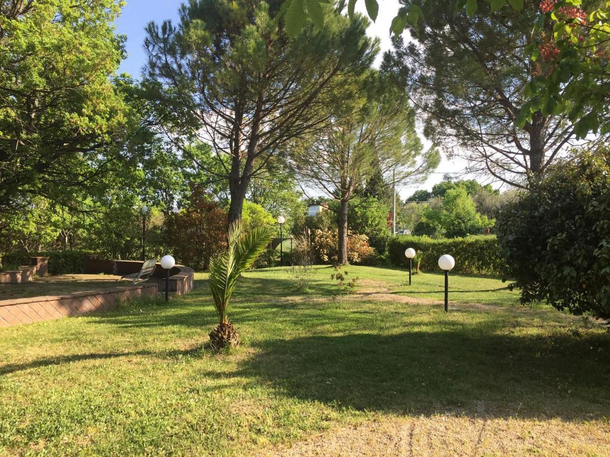 La Casa Nel Verde Larino Bagian luar foto