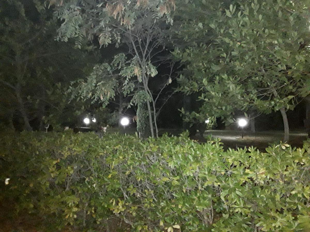 La Casa Nel Verde Larino Bagian luar foto